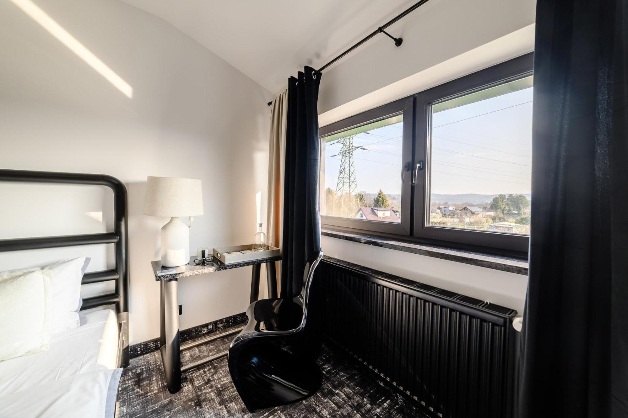 Golden Lion House Bed&Breakfast Румя Екстер'єр фото