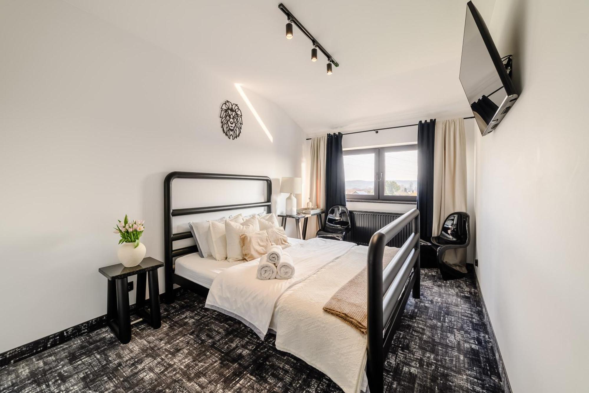 Golden Lion House Bed&Breakfast Румя Екстер'єр фото
