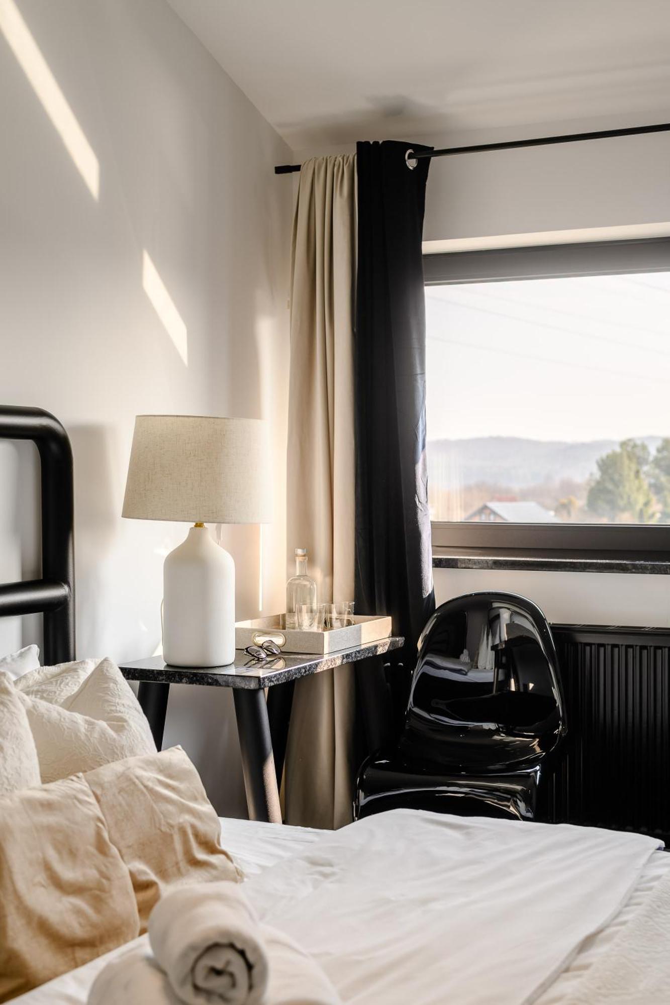 Golden Lion House Bed&Breakfast Румя Екстер'єр фото